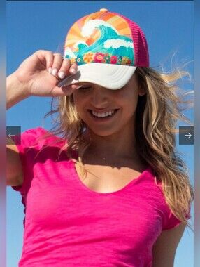 NATURAL LIFE | Ocean Wave Trucker Hat